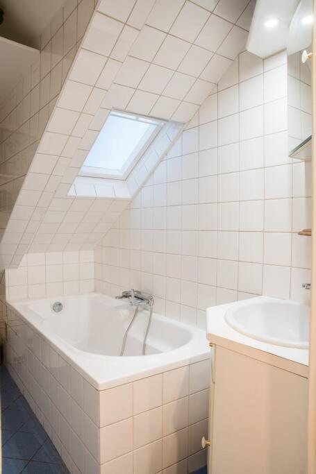 Spacious Studio In Paris Hyper Center - Smart Tv & Wifi - 4P מראה חיצוני תמונה